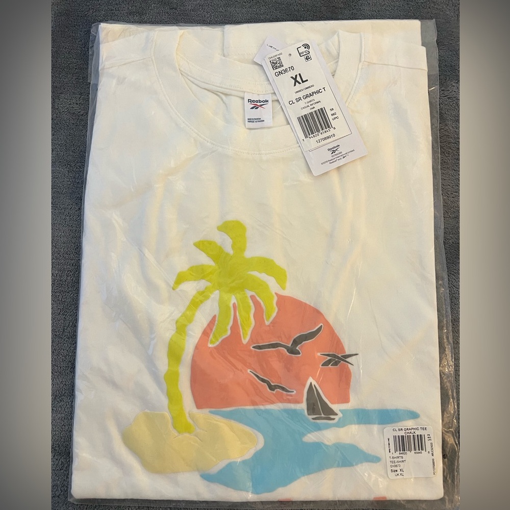 Men’s Reebok CL SR GRAPHIC T-SHIRT - Size: Small - Picture 4 of 5